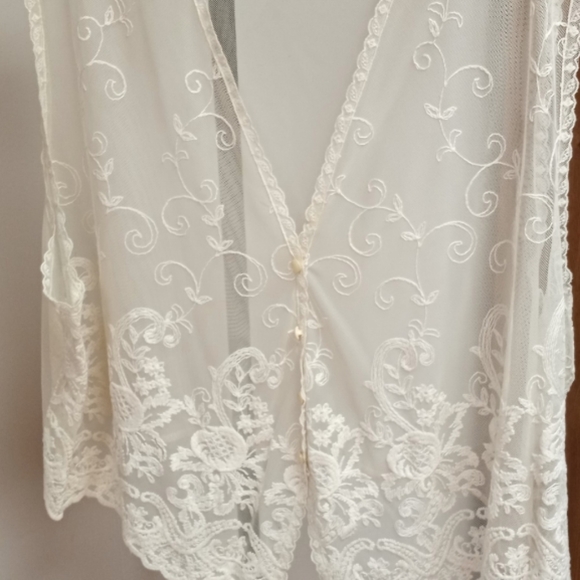 Women's Top - Picture 1 of 3